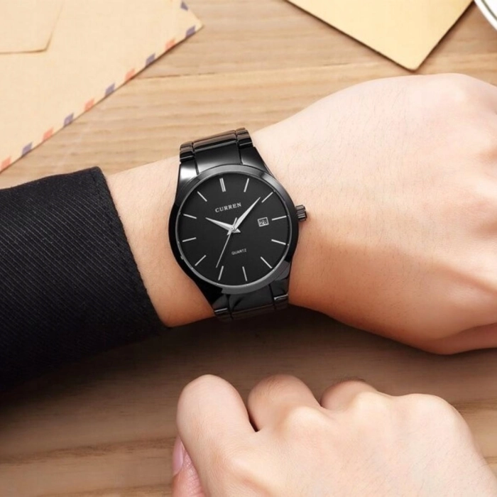 Zegarek męski na bransolecie Curren - klasyczny i elegancki z datownikiem (Czarno-biały)