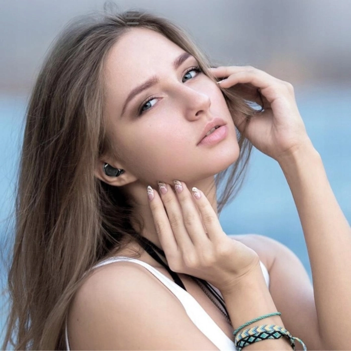 Słuchawki bezprzewodowe douszne z mikrofonem Z04 - sportowe gamingowe Bluetooth + Powerbank