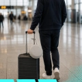Różowa poduszka podróżna na szyję – rogal turystyczny z etui, opaską i zatyczkami